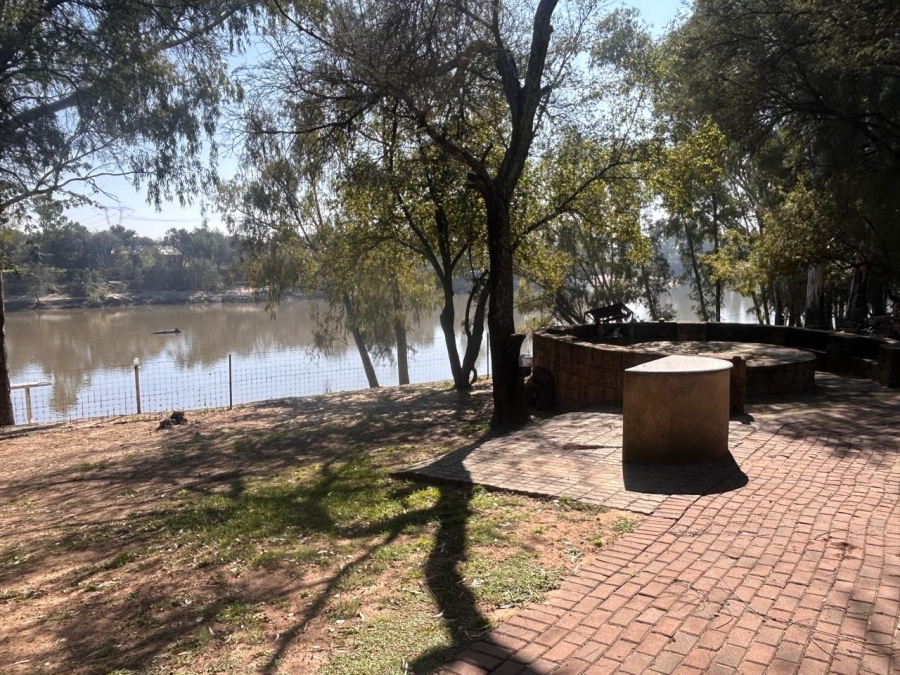 4 Bedroom Property for Sale in Parys Free State